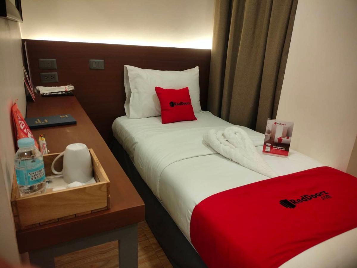 Reddoorz Plus @ Toshiko Boutique Hotel Koronadal City Exterior foto